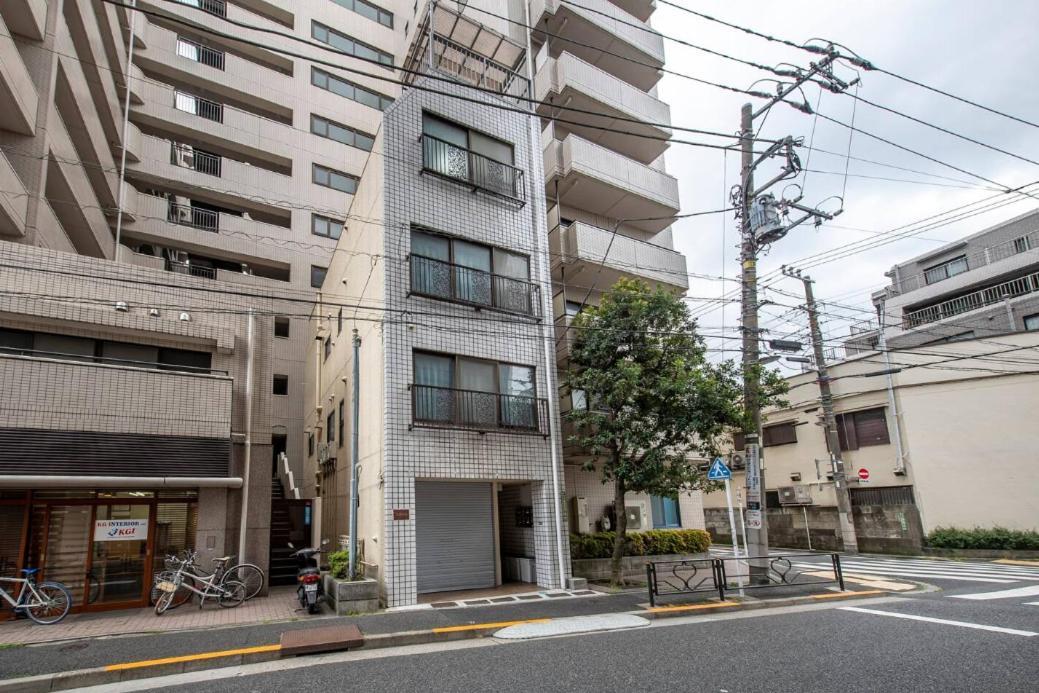 Uhome Tabata Tokio